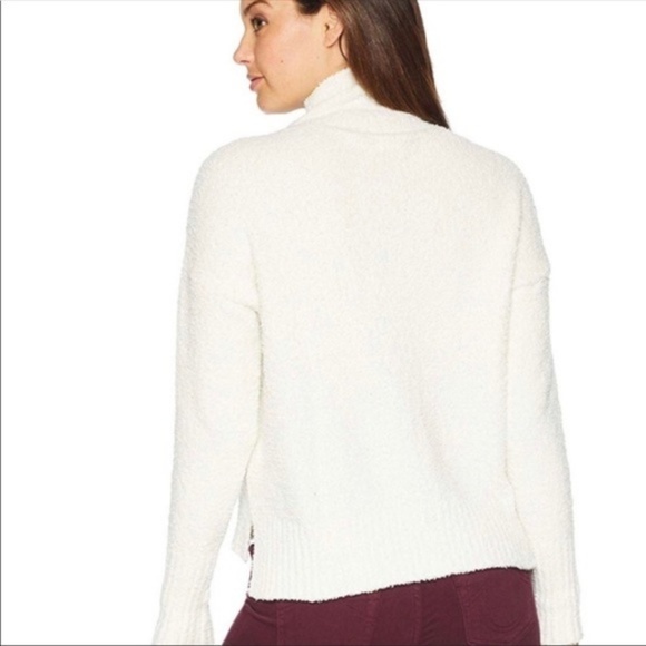 NWOT <UGG> Australia Soft Ivory Sweater - Picture 2 of 5